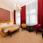 فندق Boutique Gaia Superior Kecskemét